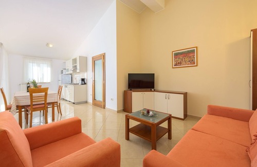 Basanija Apartment | Two bedroom apartment with terrace Bašanija, Umag (A-3402-f)