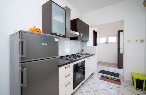 Metajna Apartment | Two bedroom apartment near beach Metajna, Pag (A-6395-e)