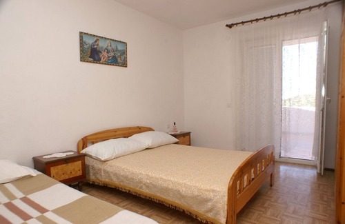 Metajna Apartment | Two bedroom apartment with terrace and sea view Metajna, Pag (A-525-e)