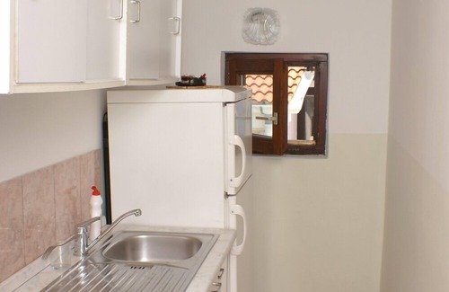 Zubovici Apartment | Two bedroom apartment near beach Zubovići, Pag (A-4065-b)