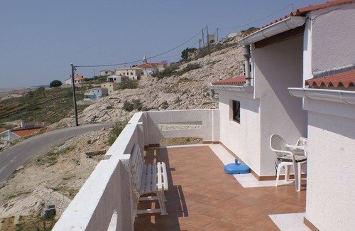 Zubovici Apartment | Two bedroom apartment near beach Zubovići, Pag (A-4065-b)