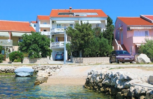 Kustici Apartment | Two bedroom apartment near beach Kustići, Pag (A-4086-a)