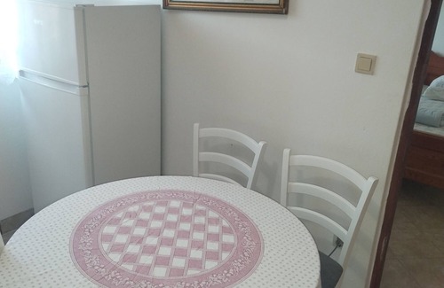 Zubovici Apartment | Two bedroom apartment near beach Zubovići, Pag (A-4125-b)