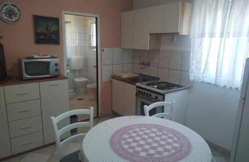 Zubovici Apartment | Two bedroom apartment near beach Zubovići, Pag (A-4125-b)