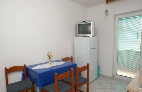 Kustici Apartment | Two bedroom apartment with terrace and sea view Zubovići, Pag (A-4130-a)