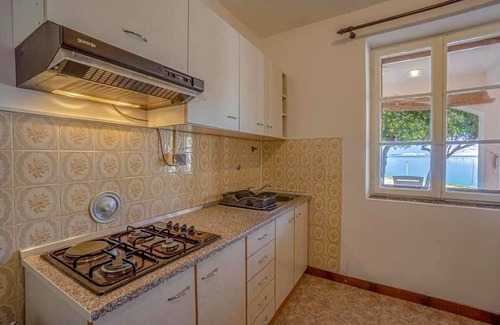 Metajna Apartment | Two bedroom apartment near beach Metajna, Pag (A-6465-c)