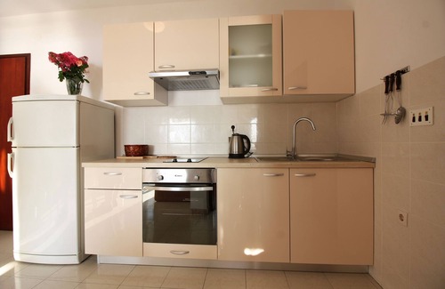 Metajna Apartment | Two bedroom apartment near beach Metajna, Pag (A-6486-a)