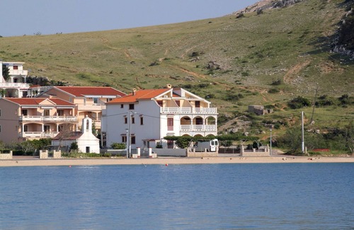 Metajna Apartment | Two bedroom apartment near beach Metajna, Pag (A-6497-b)