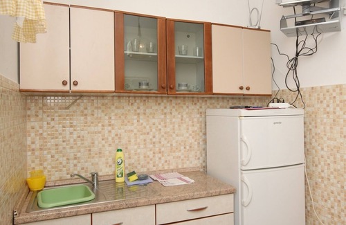 Metajna Apartment | Two bedroom apartment near beach Metajna, Pag (A-6497-d)