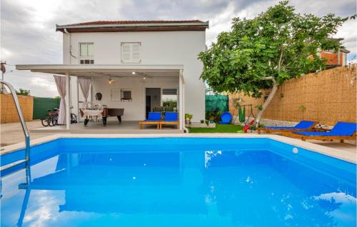 Metkovic Apartment | Two-Bedroom Apartment In Metkovic