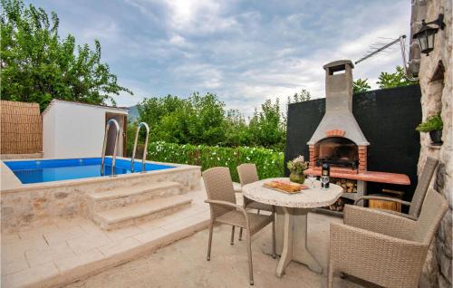 Metkovic Apartment | Two-Bedroom Apartment In Metkovic
