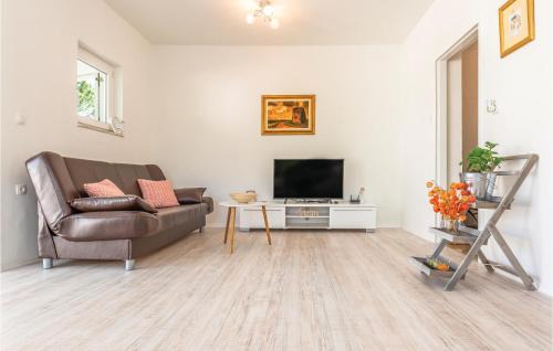 Metkovic Apartment | Two-Bedroom Apartment In Metkovic