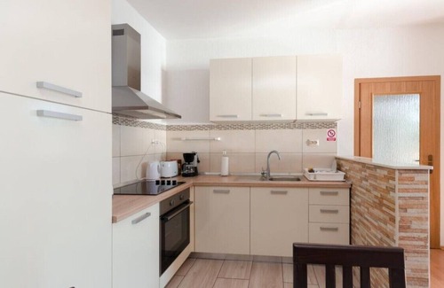 Senj House | Two-bedroom apartment in Senj with sea view