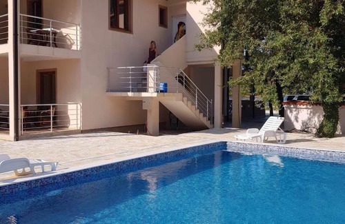 Kaluđerac Apartment | Two Bedroom Apartment w/Swimming Pool