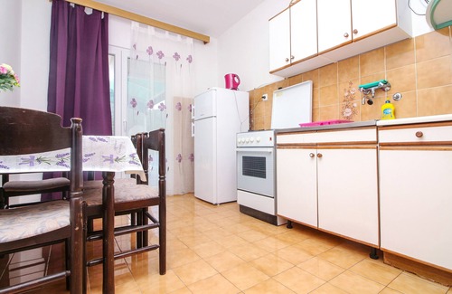 Grebastica Apartment | Two bedroom apartment near beach Grebaštica, Šibenik (A-480-a)