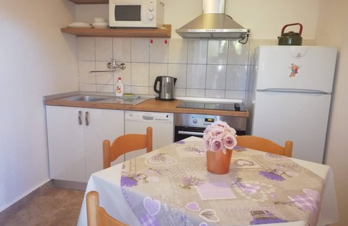 Rogac Apartment | Two bedroom apartment near beach Rogač, Šolta (A-5166-c)