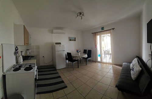 Dubrava Apartment | Two bedroom apartment near beach Cove Pještata, Pelješac (A-10210-b)