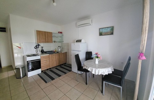 Dubrava Apartment | Two bedroom apartment near beach Cove Pještata, Pelješac (A-10210-b)