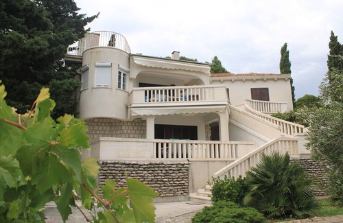 Lukoran Apartment | Two bedroom apartment near beach Lukoran, Ugljan (A-8494-b)