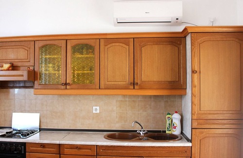 Brist Apartment | Two bedroom apartment near beach Brist, Makarska (A-505-a)