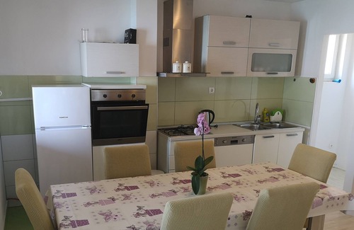 Krucica Apartment | Two bedroom apartment near beach Slađenovići, Dubrovnik (A-9012-c)