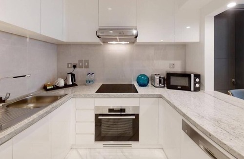 Al Mankhool Apartment | Two Bedroom Apartment Near Sharaf Dg Metro By E R