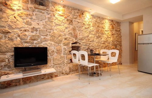Poljana Apartment | Two bedroom apartment near beach Poljana, Ugljan (A-8432-a)