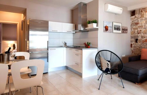 Poljana Apartment | Two bedroom apartment near beach Poljana, Ugljan (A-8432-a)