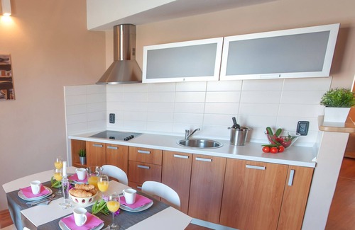 Poljana Apartment | Two bedroom apartment near beach Poljana, Ugljan (A-8432-c)