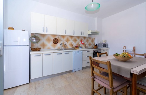 Preko Apartment | Two bedroom apartment near beach Preko, Ugljan (A-14917-a)