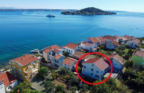 Preko Apartment | Two bedroom apartment near beach Preko, Ugljan (A-14917-a)