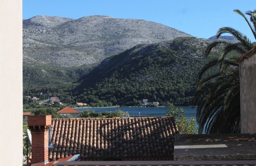 Slano Apartment | Two bedroom apartment near beach Slano, Dubrovnik (A-4744-b)