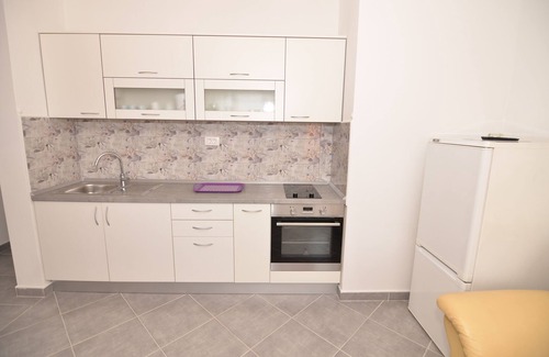 Tkon Apartment | Two bedroom apartment near beach Tkon, Pašman (A-16589-c)