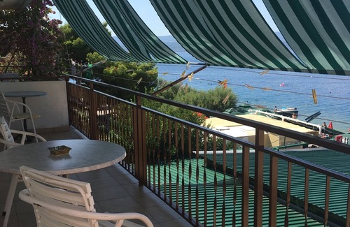 Stanici Apartment | Two bedroom apartment near beach Stanići, Omiš (A-1032-a)