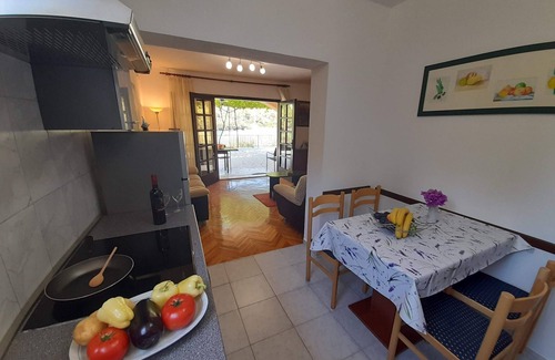 Broce Apartment | Two bedroom apartment near beach Broce, Pelješac (A-11282-a)