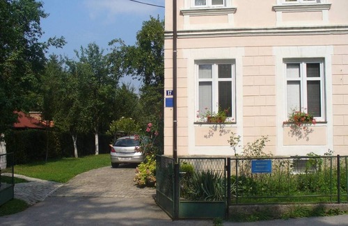 Otocac Apartment | Two bedroom apartment Otočac, Velebit (A-20246-a)