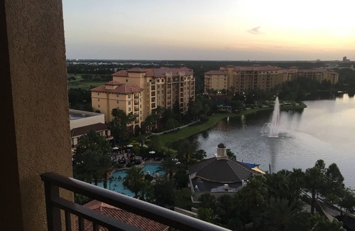 Lake Buena Vista Condo | Two Bedroom Apartment Resort in Disney with Pools, Lazy Rivers