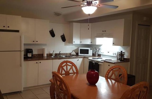 Downtown Gatineau Apartment | Two-Bedroom Apartment Sweet #4 by Amazing Property Rentals