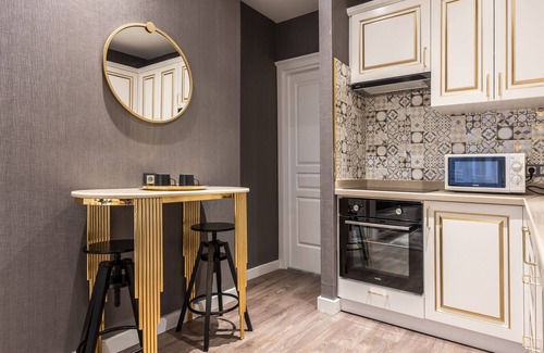Pera Apartment | Two Bedroom Apartment with Breakfast Istıklal St