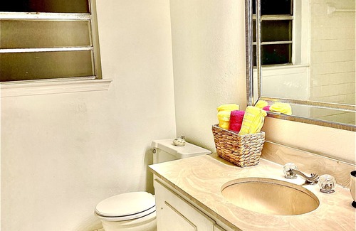 Metairie Apartment | Two bedroom apartment in the heart of Metairie