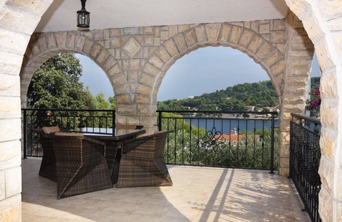 Rogac Apartment | Two bedroom apartment with terrace and sea view Rogač, Šolta (A-5183-a)