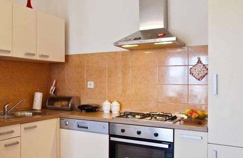 Gornje Selo Apartment | Two bedroom apartment with balcony Gornje selo, Šolta (A-15545-a)
