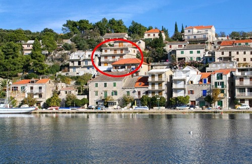 Povlja Apartment | Two bedroom apartment with balcony and sea view Povlja, Brač (A-14399-c)