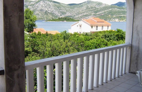 Kneza Apartment | Two bedroom apartment with terrace and sea view Kneža, Korčula (A-4342-b)