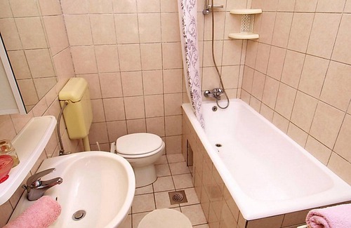 Tribunj Apartment | Two bedroom apartment with terrace Tribunj, Vodice (A-4211-a)