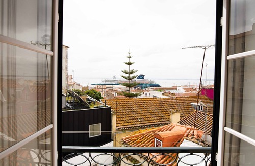 Santo Estevao Apartment | Two-bedroom apartment with amazing views in the heart of historical Lisbon