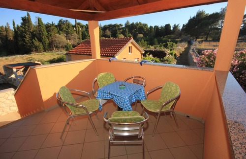 Ilovik Apartment | Two bedroom apartment with terrace Ilovik, Lošinj (A-8078-a)