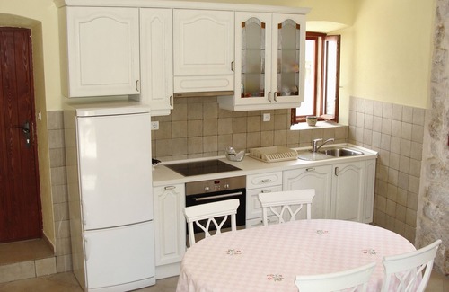 Komiza Apartment | Two bedroom apartment with terrace Komiža, Vis (A-9247-a)