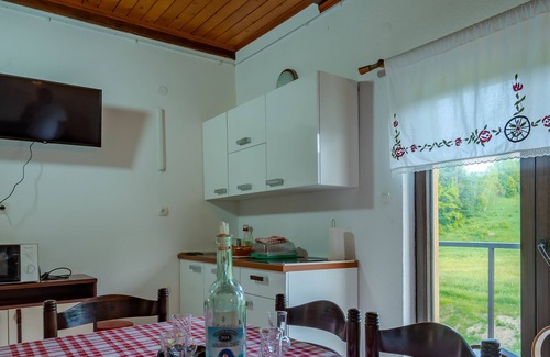 Lokve Apartment | Two bedroom apartment with balcony Lokve, Gorski kotar (A-20236-a)