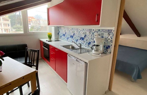 Lopar Apartment | Two bedroom apartment with balcony Lopar, Rab (A-16680-e)